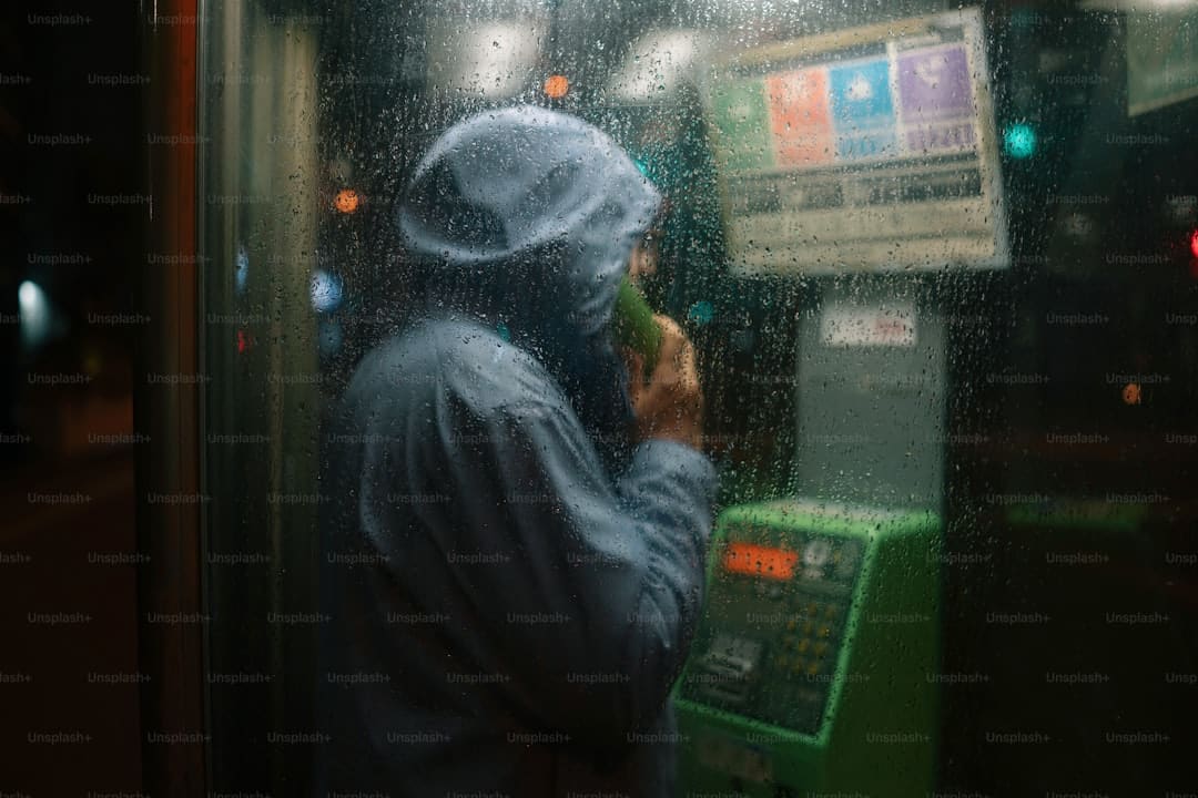 张歆艺晒袁弘儿时照为其庆生：我永久的小朋友
